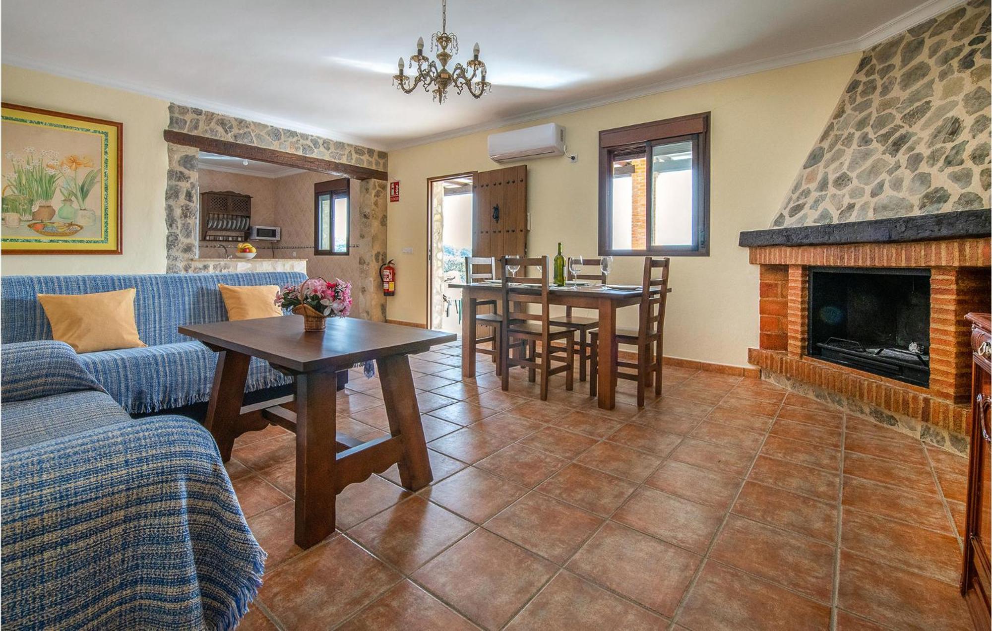 Gorgeous Home In Algodonales With Kitchen 外观 照片